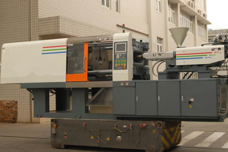 如何清洗伺服節(jié)能注塑機(jī)螺桿？清洗方法分享！