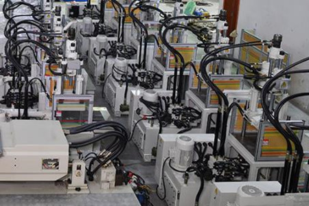 立式注塑機頂針動作異常該如何處理？