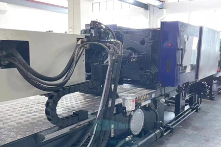 如何選擇混雙色注塑機(jī)？看完后漲知識！